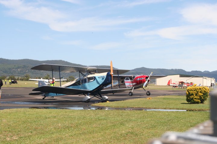 Fox Moth & Cessna?